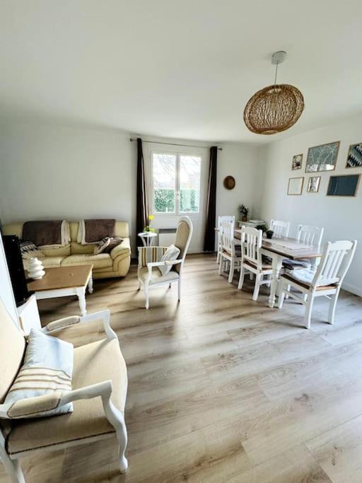 Holiday home Maison Renovee Et Chaleureuse Proche Du Memorial